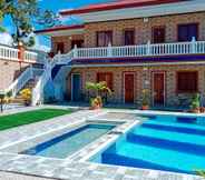 Swimming Pool 5 RedDoorz Plus @ Billy's Resort Oslob