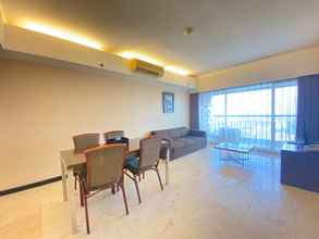 Ruang Umum 4 Newly Renovated 3BR Apartment with Smart Tv Braga City Walk By Travelio