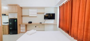 Bilik Tidur 2 Strategic and Comfort Studio Apartment at Springlake Summarecon Bekasi By Travelio