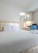 BEDROOM Minimalist Studio Room Apartment at The Springlake Sumarecon Bekasi By Travelio