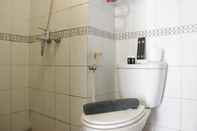 Toilet Kamar Pool View 2BR at The Jarrdin Cihampelas Apartment By Travelio