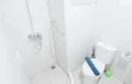 ห้องน้ำภายในห้อง 5 Good 2BR Cervino Apartment Near Kota Kasablanka (Kokas) By Travelio