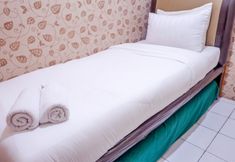침실 2 Strategic and Good 2BR at Menteng Square Apartment By Travelio