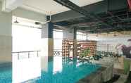 Swimming Pool 6 1BR Modern Apartment at Atlanta Residence By Travelio