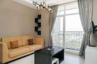 Ruang Umum 1BR Apartment Best Location at Ciputra International By Travelio 