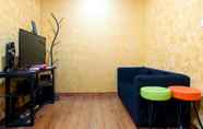 Ruang untuk Umum 3 Comfortable 2 BR Apartment at Titanium Square By Travelio 