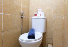 객실 내 욕실 5 Apartment 2BR In Heart Of City At Menteng Square By Travelio