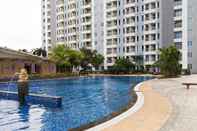 Swimming Pool Restful Studio at Orchard Supermall Mansion Apartment By Travelio
