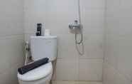 In-room Bathroom 4 Restful Studio at Orchard Supermall Mansion Apartment By Travelio