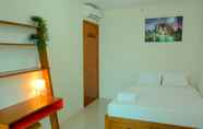 Bilik Tidur 2 Woodland Park Residence 1BR Apartement Kalibata View Swimming Pool By Travelio