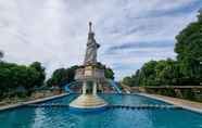 Kolam Renang 4 Libertyland Waterpark Resort by Cocotel