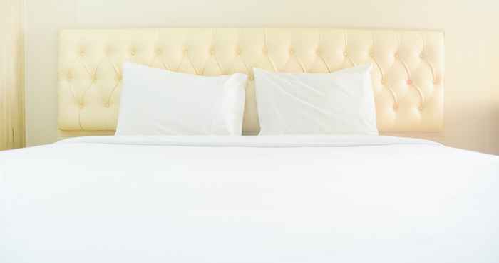 Kamar Tidur Comfortable 2BR Apartment at Springlake Summarecon By Travelio