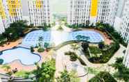 Kolam Renang 7 Comfortable 2BR Apartment at Springlake Summarecon By Travelio