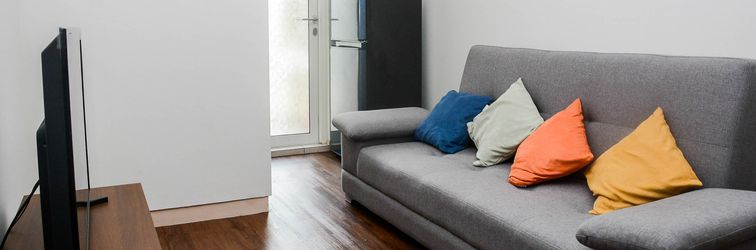 Lobby Relax and Best 2BR Springlake Summarecon Apartment By Travelio