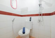 In-room Bathroom 6 New Furnished 2BR at Mutiara Bekasi Apartment By Travelio