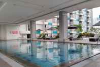 Swimming Pool Modern and Comfortable Studio Apartment near MT Haryono and Cawang By Travelio