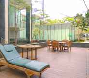 Bangunan 7 Strategic and Private 2BR Apartment 1Park Residence By Travelio