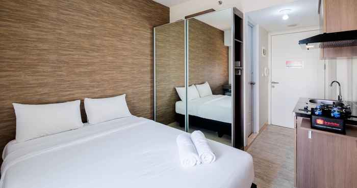 Bedroom Cozy and Modern Studio Apartment at Springlake Summarecon Bekasi By Travelio