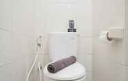 Toilet Kamar 4 Studio Apartment Cozy Stay Signature Park Grande By Travelio