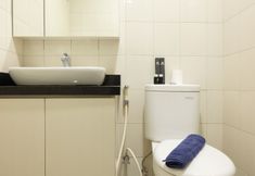 In-room Bathroom 6 2BR Pleasant Apartment Signature Park Grande By Travelio