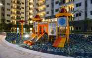 สิ่งอำนวยความสะดวกด้านความบันเทิง 7 2BR Pleasant Apartment Signature Park Grande By Travelio