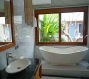 In-room Bathroom 4 D Kasih Villas Bali Umalas 