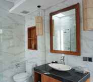 In-room Bathroom 3 D Kasih Villas Bali Umalas 