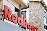 Exterior RedDoorz @ Le Verde Lodge Pampanga