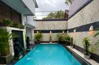 Swimming Pool The White Private Pool Villa