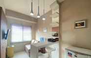 Ruang untuk Umum 4 2BR Cozy Apartment at Pinewood By Travelio