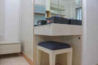 Common Space 4 Warm and Comfortable Studio Room at Menteng Park Apartment By Travelio