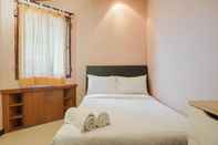 Kamar Tidur Comfort 2BR Apartment at Mediterania Gajah Mada By Travelio