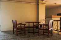 Lobi Comfort 2BR Apartment at Mediterania Gajah Mada By Travelio