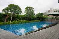 Kolam Renang Spacious 1BR Apartment at Veranda Residence Puri By Travelio