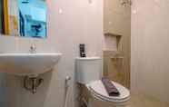 In-room Bathroom 6 Elegant and Nice 1BR at Royal Heights Apartment By Travelio