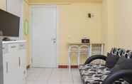 Ruang untuk Umum 3 Homey and Comfort 2BR at Green Pramuka City Apartment By Travelio