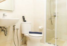 In-room Bathroom 5 Elegant and Nice 1BR Apartment at Mustika Golf Residence By Travelio