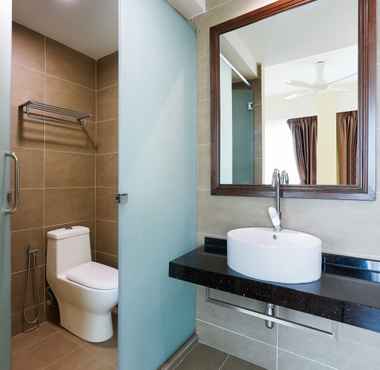 In-room Bathroom 2 OYO Home 90339 Sosodikon Inap Desa