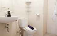 In-room Bathroom 6 2BR Minimalist and Cozy Apartment @ Signature Park Grande By Travelio