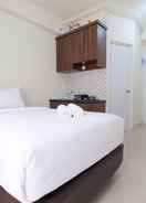 BEDROOM Studio Comfy Apartment at Green Pramuka City By Travelio