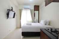 Lobi Studio Comfy Apartment at Green Pramuka City By Travelio