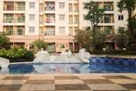 Swimming Pool Studio Simply Spacious Apartment near Kelapa Gading at City Home By Travelio