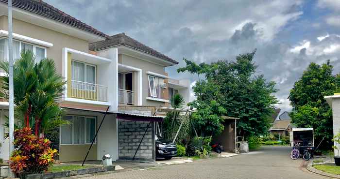 Bangunan Gerbera 4BR Springhill Garden Malang