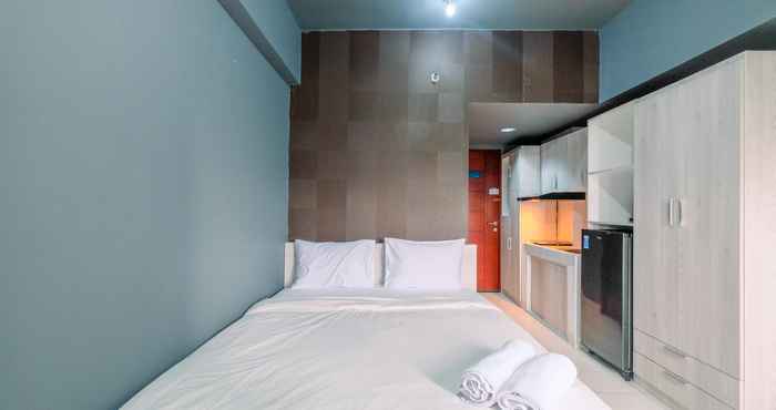 ห้องนอน Tidy and Comfy Studio Kaliana Apartment By Travelio