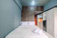 ห้องนอน Tidy and Comfy Studio Kaliana Apartment By Travelio