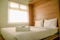 ห้องนอน Simple and Comfort 2BR at Green Pramuka City Apartment By Travelio