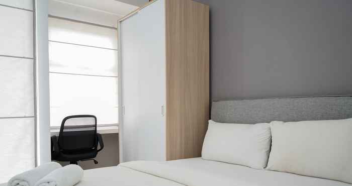 Bedroom Comfort Living Studio Room Apartment at Serpong Garden By Travelio