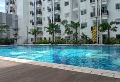 Swimming Pool 7 Comfortable Studio Apartment at Signature Park Grande By Travelio
