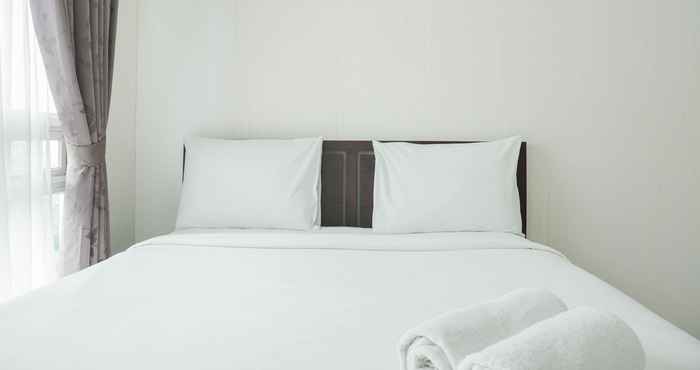 Kamar Tidur Comfort 1BR with Study Room at Woodland Park Residence Apartment By Travelio