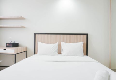 Bedroom Cozy and Nice Studio at Evenciio Margonda Apartment By Travelio